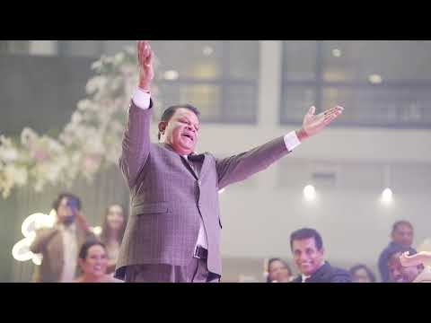 Best Wedding Surprise Dance by the Brides Family | Dhoni (දෝණි) | Mulu Lowa Labunath Wenas Nowe