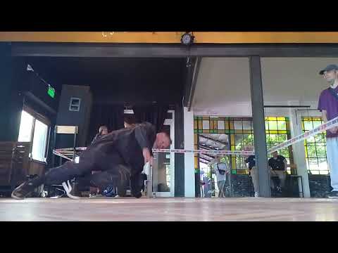 B boy Jaz,58 años, Bronk beat crew, Ovni Squad, Berazategui, Buenos Aires, Argentina,2025