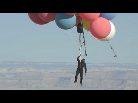 David Blaine Jumps From Balloons 20,000 Feet in the Air