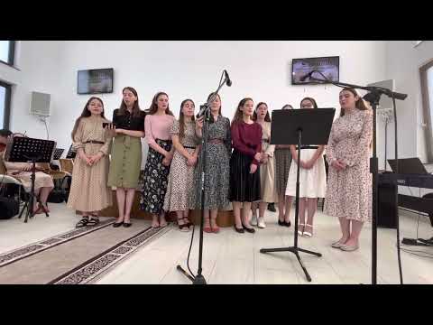 Grup fete Dorohoi. ‘Curand Domnul slavei’