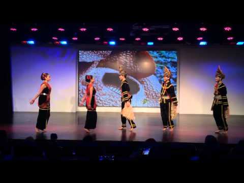 Tarian Sabah Sumazau IB