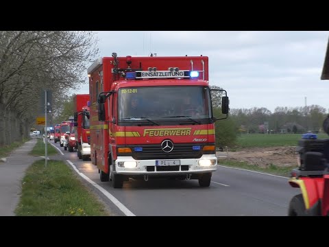 [FEU 7 - Lagerhalle steht im Vollbrand] Einsatzfahrten Freiwillige Feuerwehr + KFV Pinneberg