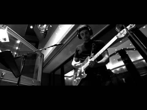 Cars 2  | 'Collision Of Worlds - Robbie Williams y Brad Paisley | Disney · Pixar Oficial