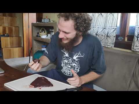 Eating raw beef liver for the first time!