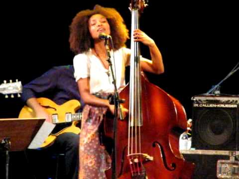 Esperanza Spalding - Ponta de Areia