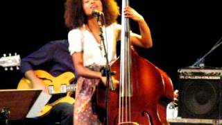 Esperanza Spalding - Ponta de Areia