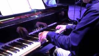 Solo de Piano - Walter Flores - FIA 2010 - Son de Tikizia con Jimmy Bosch