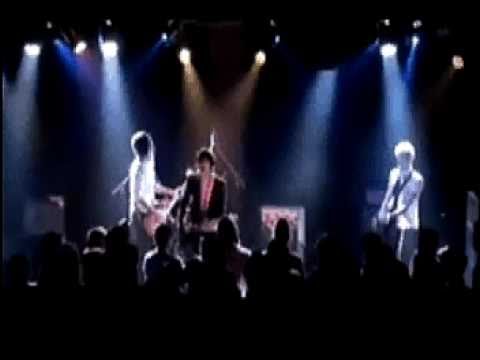 Apartment - Paid In Full (live @ La Maroquinerie 15-12-2005)
