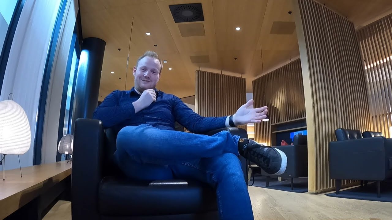 SWISS First Lounge thumbnail