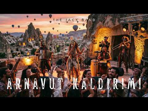 The Jack Band -Arnavut Kaldırımı [Demet Sağıroğlu Cover]  [Cappadocia Live Session]