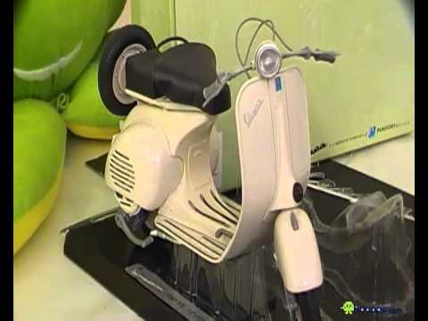 NEWRAY 1: 6 SCALE DIE CAST VESPA 150 VL1T WITH SIDE CAR