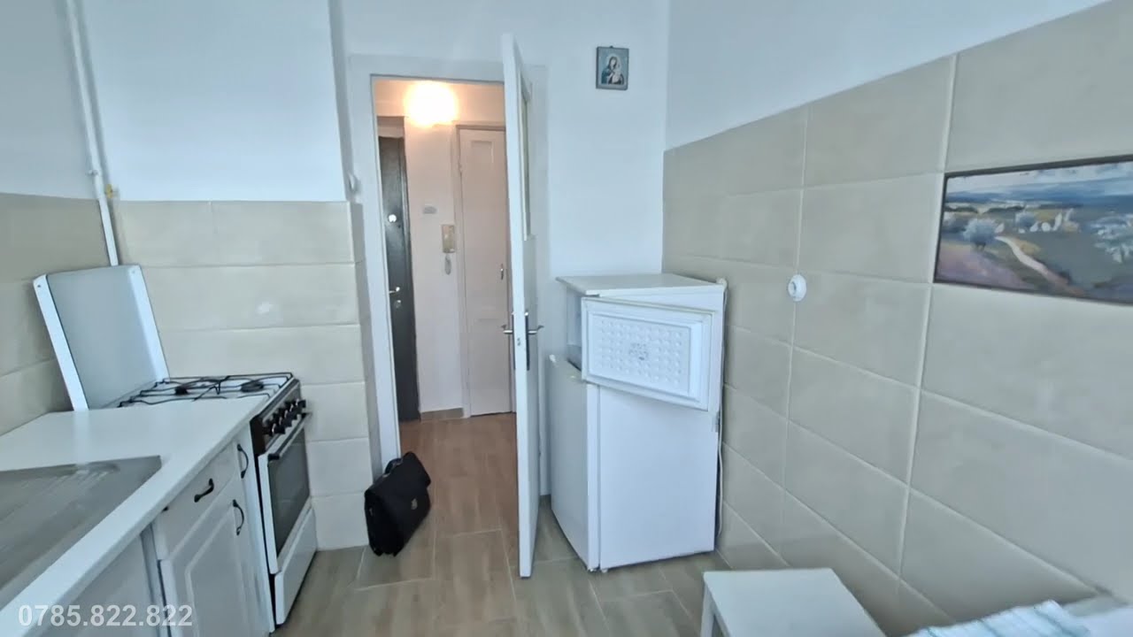 Apartament de vanzare zona Dioda cu 3 camere si balcon - Video
