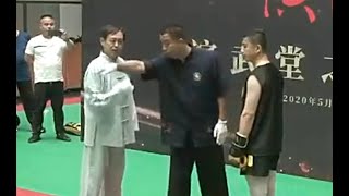 [討論] 金小刀這刀真準 一刀把兩黨砍崩