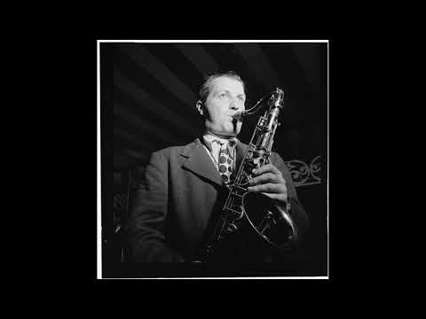 Between 18th And 19th On Chestnut Street - Charlie Barnet and His Orchestra feat. Mary Ann McCall