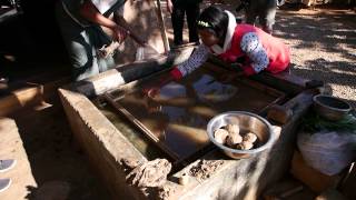 preview picture of video 'Papermaking, Burmese-style'