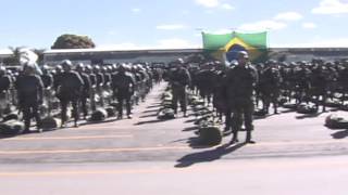 Manifestantes protestam contra custos da Copa no Estádio Mané Garrincha -