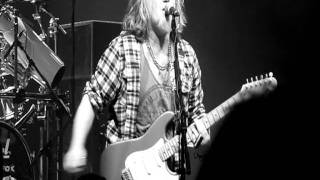 Pendragon Not Of This World Pt1.B/W Pacific Road Birkenhead 02.06.2011