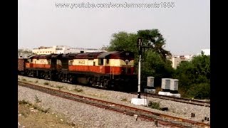 preview picture of video 'VSKP WDG3A Twins 14603 and 14536 Resting at Beautiful Malkajgiri Railway Station.'