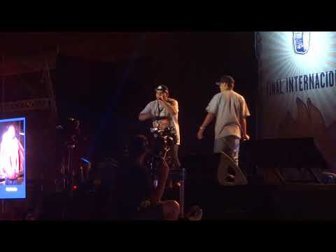 Aczino vs Inmigrante - Mejor 3ero - Batalla de los gallos 2015 Chile Internacional