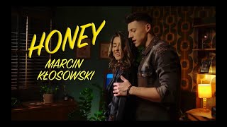 Kadr z teledysku Honey tekst piosenki Marcin Kłosowski