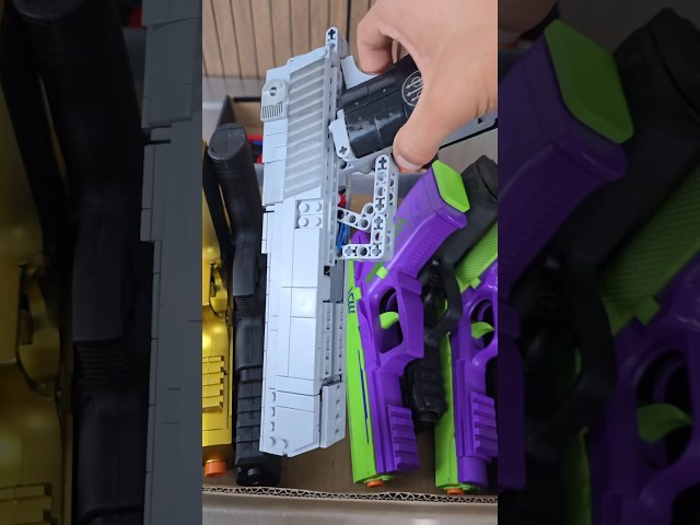 Vídeo relacionado con GVMJHYK Figura Articulada Caballero Oscuro con Capa y Armas Juguete de Montaje para Adultos Fan Anime Robot Guerrero Regalo de Colección Decoración Escritorio Estilo Sci-Fi (Negro y Verde)