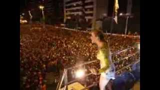 Claudia Leitte canta com Belo no Precaju