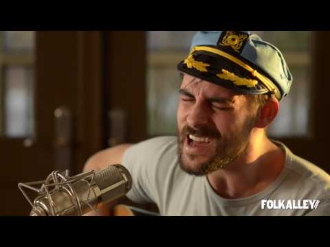 Folk Alley Sessions at 30A: Robert Ellis - "California"