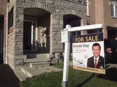 Townhouse in Ajax at Westney and Bayly ONLY $329,000