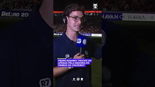Pedro Ramiro traz os detalhes do atraso no início do jogo entre Athletico-PR e Cruzeiro! #Shorts