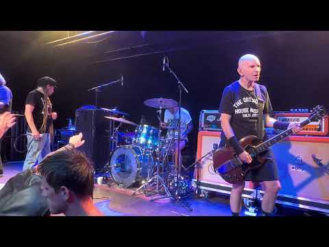 Circle Jerks playing Black Flag @ Das Bett, Frankfurt (2025)
