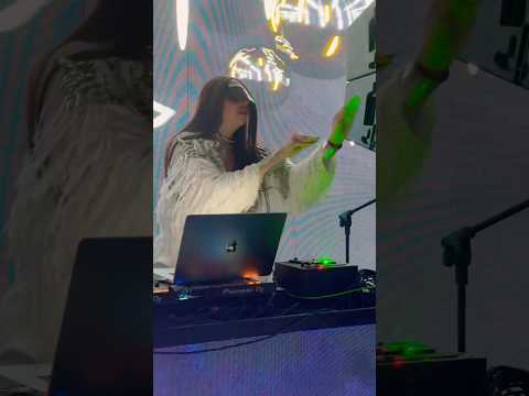 DJ LAGANZA performs her music on laser strings at BURNING MAN 🔥