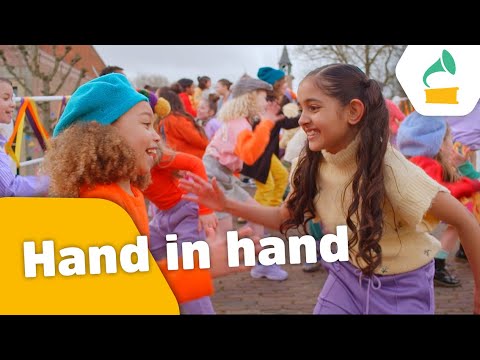 🎵Kinderen voor Kinderen - Hand in hand (Officiële videoclip)