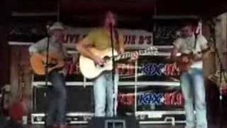 CAROLINA RAIN PERFORMS AT LOUIE B`S