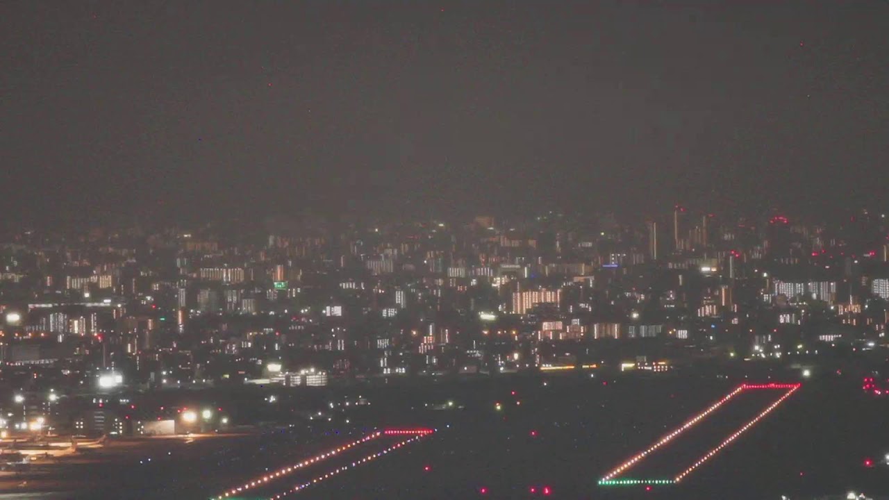 Live webcam view of Itami Airport and City Panorama