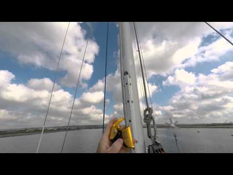 Single-handed mast climb system