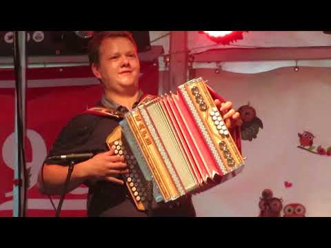 DEKLE IZ RIBNCE (F. Mihelič) - Ansambel PUŠELJC