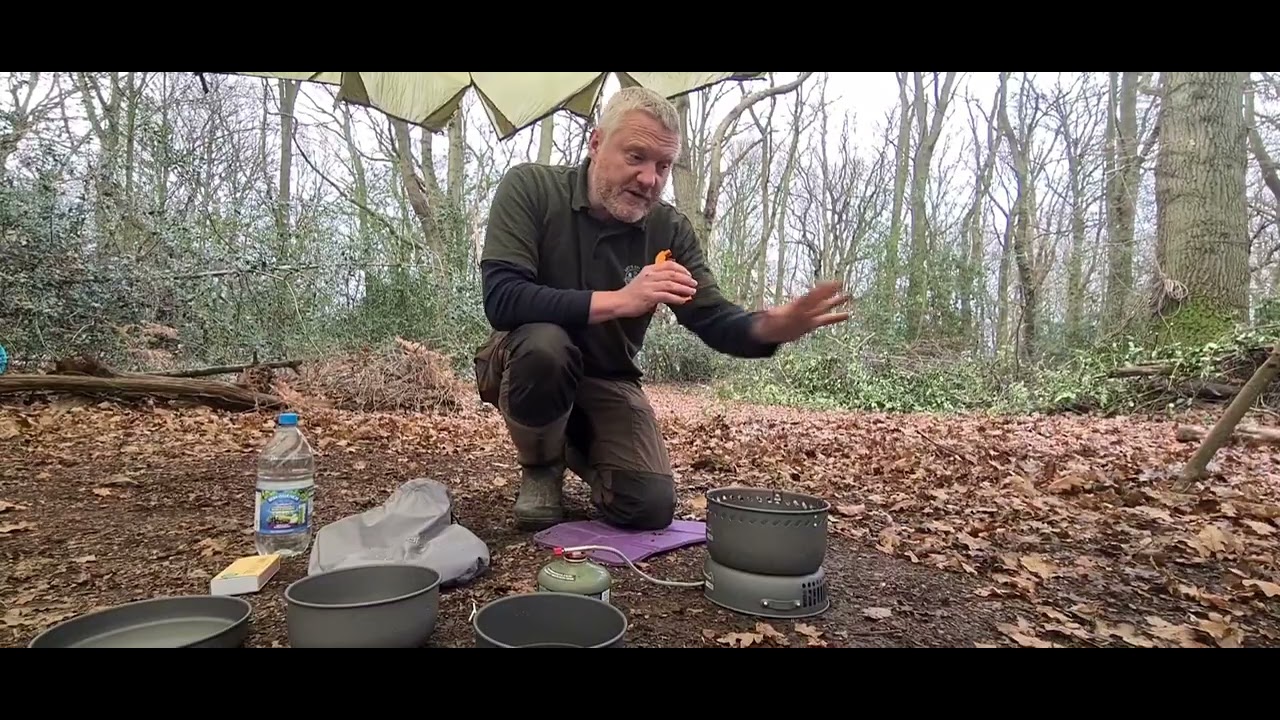 Setting up, lighting and packing away a stove on your DofE expedition. Using a trangia on DofE
