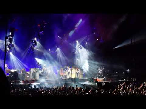 Hollywood Vampires "You Can't Put Your Arms Around a Memory" Live in Birmingham, 11th July 2023