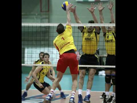 Volley B2 - Abasan Bari - Ugento, lutto per la pallavolo maltrattata e uccisa..mpg