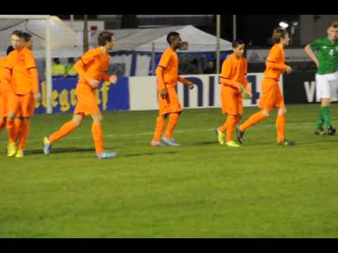 Nederland onder 15 - Ierland onder 15. 26 november 2013. Goal 1