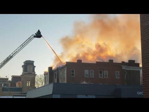 Jacksonville ready to demolish building, awaits court order