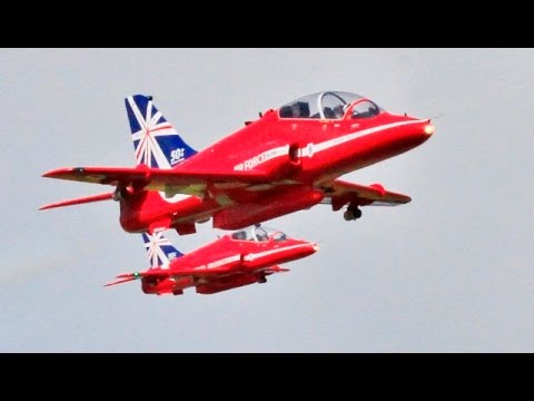RED ARROWS BAE HAWKS "REDS DUO" RC DISPLAY TEAM - BISHOPS - LMA RAF COSFORD MODEL AIRSHOW - 2015