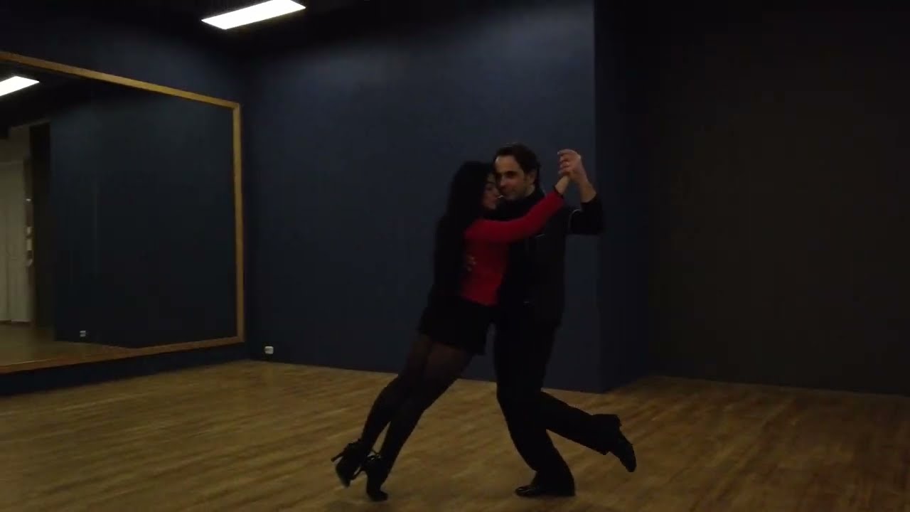 Ezequiel Paludi and Geraldina Rojas improvising Argentine Tango