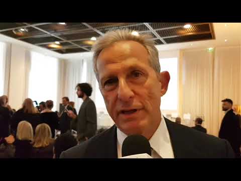 Gaetano Miccichè (Lega Calcio, Banca IMI) riceve il Premio Socrate 2019