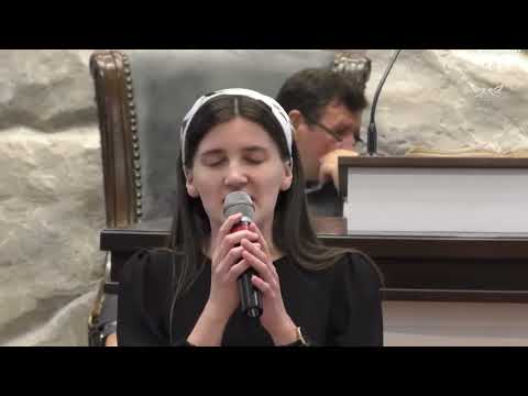 Ma închin numai lui Dumnezeu - Damaris Cibu