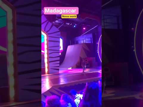 Artista Júlia Hoffmann  estrela de Madagascar #betocarrero #riograndedosul #aventuras