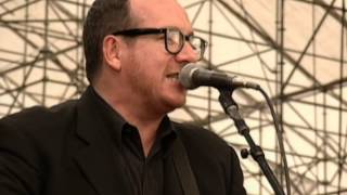 Elvis Costello - (I Don&#39;t Want To Go To) Chelsea - 7/25/1999 - Woodstock 99 East Stage (Official)