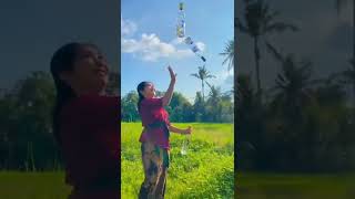 Download lagu cewek cantik keren || lempar botol mp3