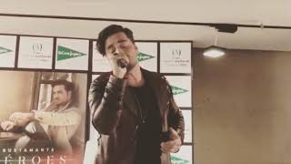 David bustamante  primera  firma de discos heroes en tiempos de guerra madrid