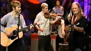 Willie Nelson &amp; Beck - Peach Pickin Time Down in Georgia [1997]